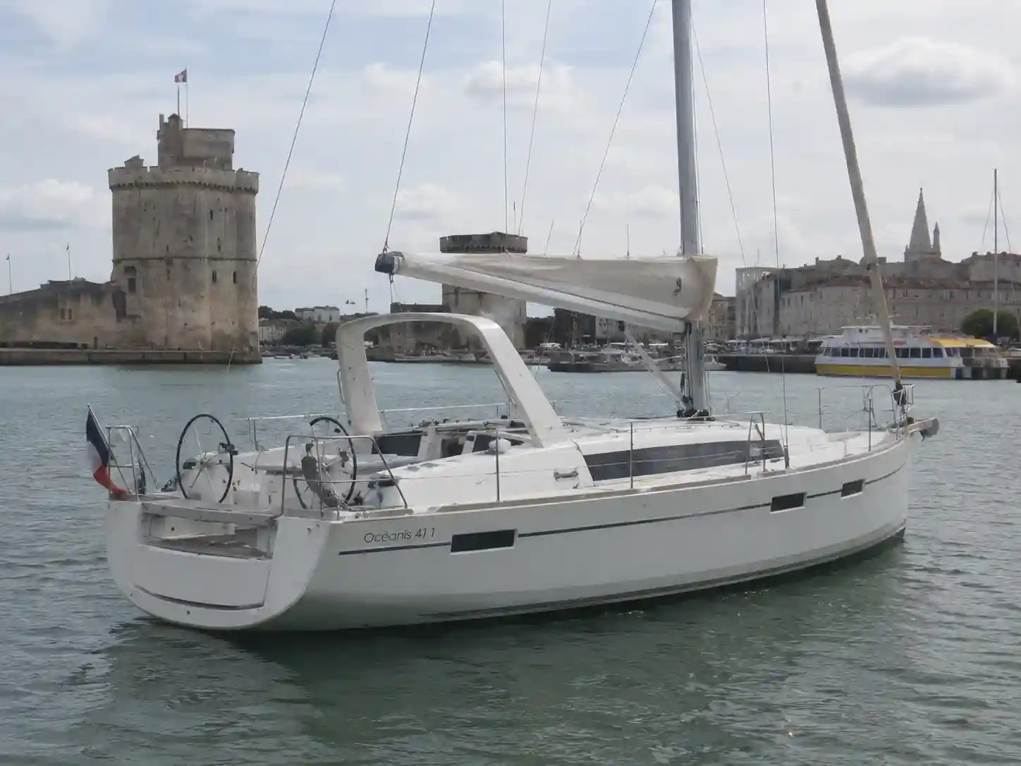 Beneteau Oceanis 41.1 report cover